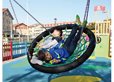 Balançoire inclusive Sierra avec siège panier