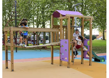 Parc Oreña avec toboggan et pont oscillant