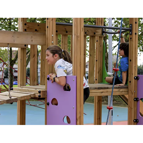 Parc Oreña avec toboggan et pont oscillant