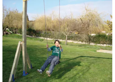 Parc enfants Ruiloba avec toboggan et balançoire