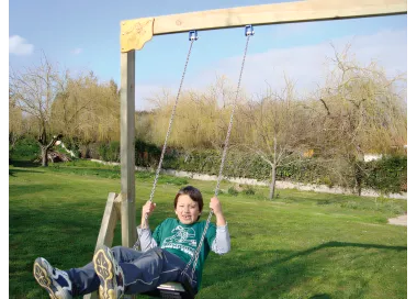 Parc enfants Ruiloba avec toboggan et balançoire