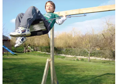 Parc enfants Ruiloba avec toboggan et balançoire