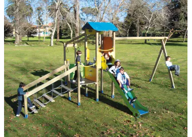 Parc en bois Comillas avec glissière