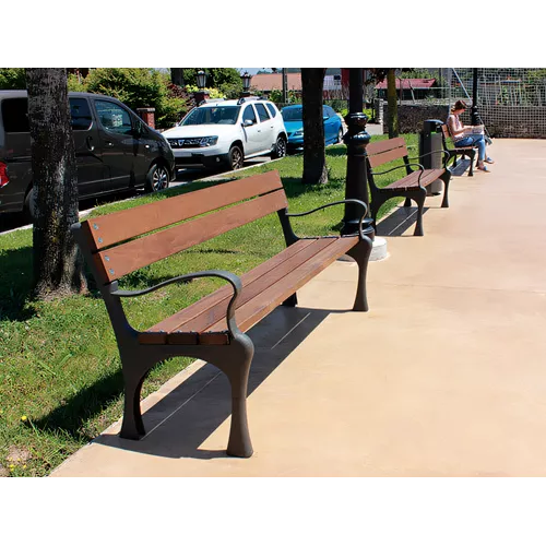 Banc Arnía abec appui-bras