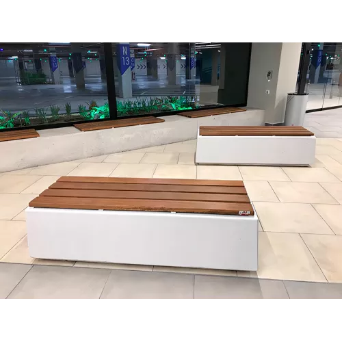 Banc Delta avec dossier en béton et bois tropical