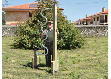 Serpent en bois pour exercices des poignets