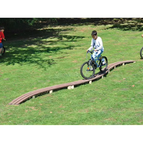 Passerelle courbe en bois lamellé-collé 5,73m