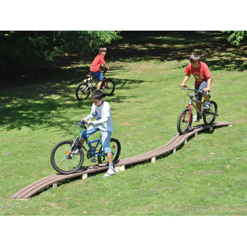 Passerelle courbe en bois lamellé-collé 5,73m