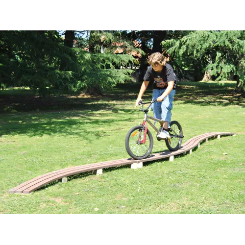 Passerelle courbe en bois lamellé-collé 5,73m