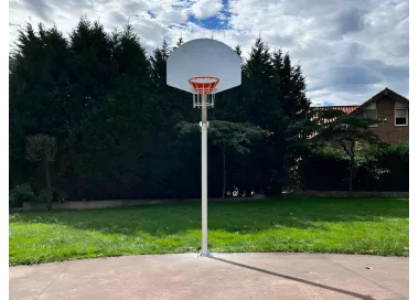 Panier de basket antivandalique galvanisé